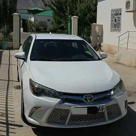 Toyota Camry 2017