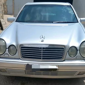 Mercedes-Benz E320 1996