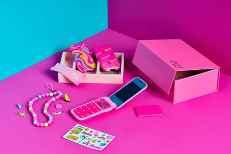 HMD представила Barbie Phone: ретро-телефон для «отпуска от смартфона»