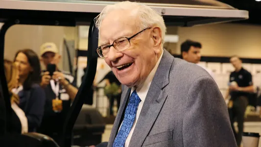 Berkshire Hathaway kompaniýasy $1 trln bazar bahaly ilkinji tehnologik däl kompaniýa boldy