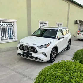 Toyota Highlander 2020