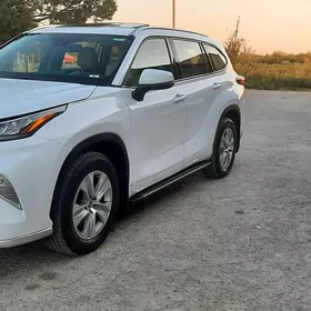 Toyota Highlander 2020