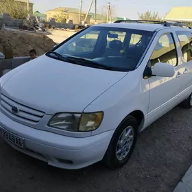 Toyota Sienna 2002