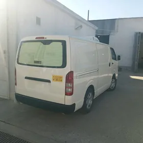 Toyota Hiace 2018