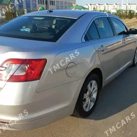 Ford Taurus 2010