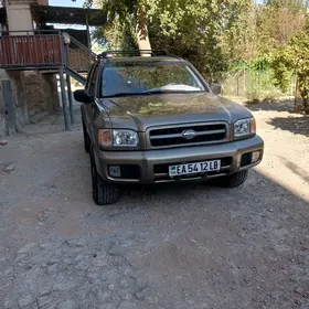 Nissan Pathfinder 2001