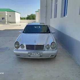 Mercedes-Benz E320 1995