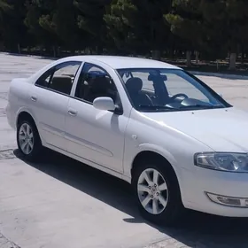 Nissan Sunny 2012