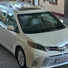 Toyota Sienna 2020