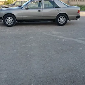 Mercedes-Benz 190E 1990