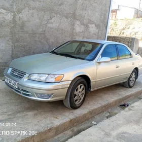 Toyota Camry 2000