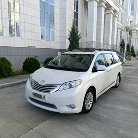 Toyota Sienna 2017