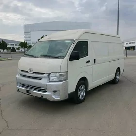 Toyota Hiace 2023