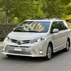 Toyota Sienna 2018