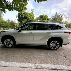 Toyota Highlander 2022