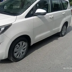 Toyota Innova 2019