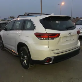 Toyota Highlander 2019