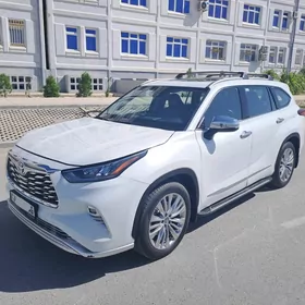 Toyota Highlander 2021