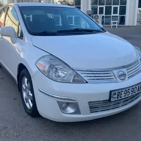 Nissan Versa 2010