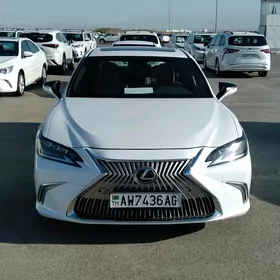 Lexus ES 2022