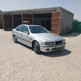 BMW E39 2000