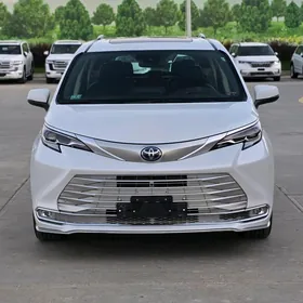 Toyota Sienna 2022