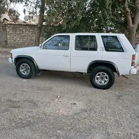 Nissan Pathfinder 1995