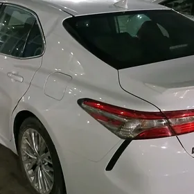 Toyota Camry 2019