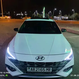 Hyundai Elantra 2022