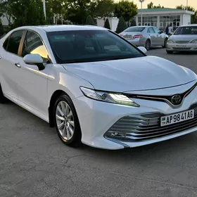 Toyota Camry 2018