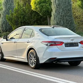 Toyota Camry 2021