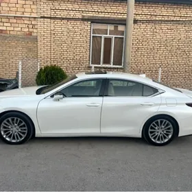 Lexus ES 350 2019