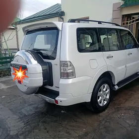 Mitsubishi Pajero 2014