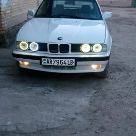 BMW 525 1990