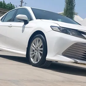 Toyota Camry 2018