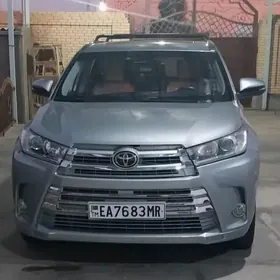 Toyota Highlander 2019