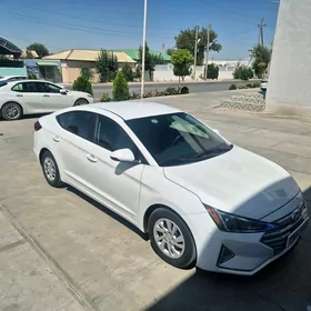 Hyundai Elantra 2019