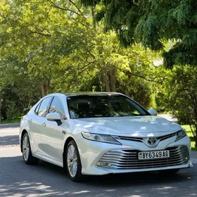 Toyota Camry 2020