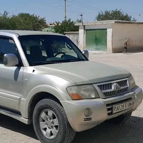 Mitsubishi Pajero 2005