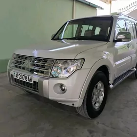 Mitsubishi Pajero 2009