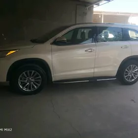 Toyota Highlander 2019