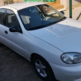 Daewoo Lanos 1998