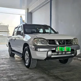 Nissan Navara 2010