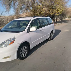 Toyota Sienna 2009