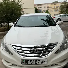 Hyundai Sonata 2011