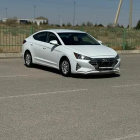 Hyundai Elantra 2019