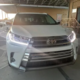 Toyota Highlander 2019