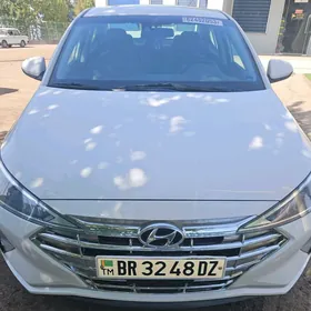 Hyundai Elantra 2019