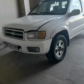 Nissan Pathfinder 2000