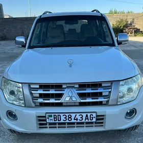 Mitsubishi Pajero 2014